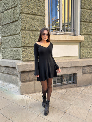 PARIS STYLE – Rochie scurtă din raiat cu decolteu în V