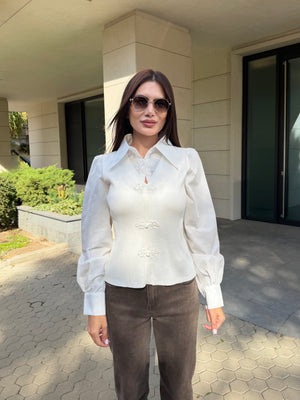 SIGNATURE KNOT BLOUSE – bluză cu efect de cămașă