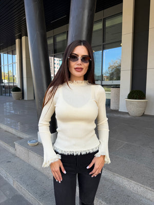 LACE KNIT TOP – top tricotat cu detalii din dantelă